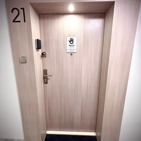 White Glove Deluxe Sobieszewo Daire